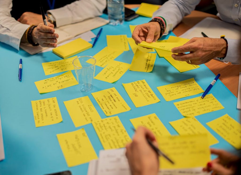 postit panel discussion HR